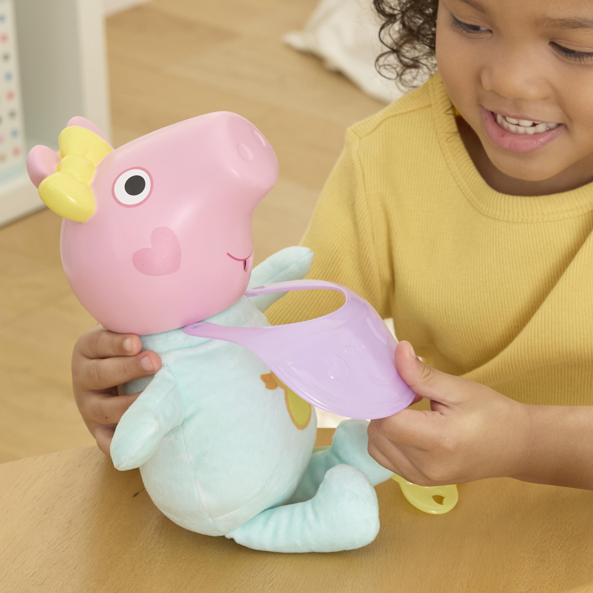 Peppa Pig Oinks und Snuggles Evie Interaktive Babypuppe – Über 20 Soundeffekte, Ab 3 Jahren