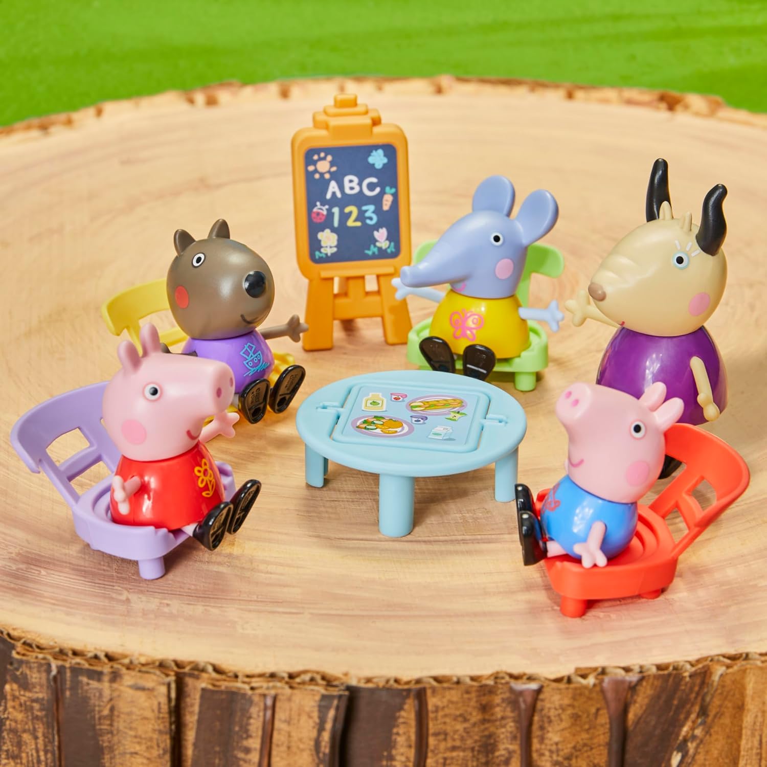 Peppa Pig Playgroup - 5 Figure Playset with Classroom Accessories for Ages 3+