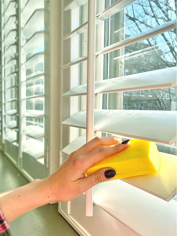 Scrub Daddy Damp Duster - Multipurpose Wet Dust Sponge for Blinds, Radiators, Baseboards & Mirrors, Yellow
