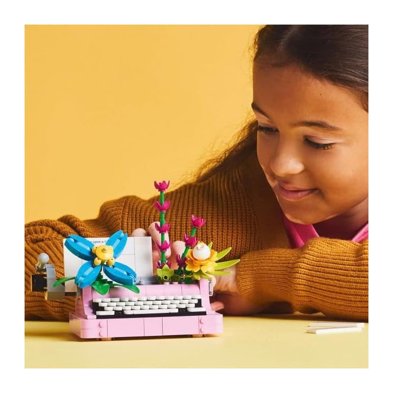 LEGO Creator 3-in-1-Schreibmaschine mit Blumenspielzeug – 363-teiliges Bauset für Kinder ab 8 Jahren
