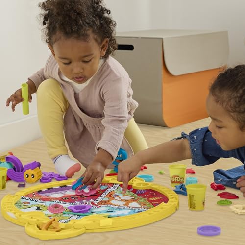 Play-Doh Fold and Go Playmat Starter Playset - Creative Arts & Crafts Toy for Kids 3+