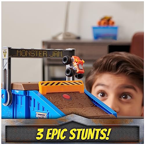 Monster Jam Mini Freestyle Flip Arena Playset - 2 Mini Trucks & Portable Storage for Ages 3+