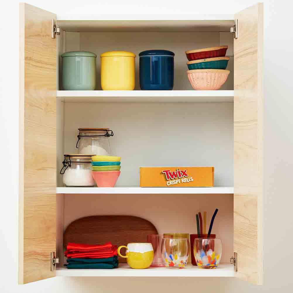 Twix Crispy Rolls, Milk Chocolate, Caramel and Biscuit Snack Bar, 24 x 22.5g 3