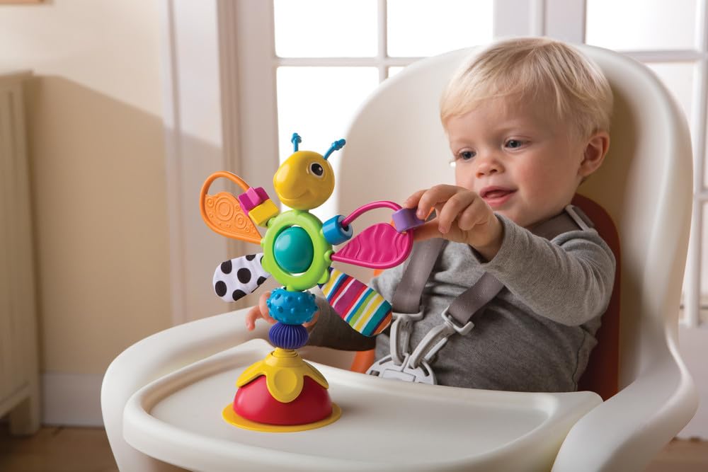 LAMAZE Freddie, das Glühwürmchen, Tischspielzeug für Babys, für sensorisches Spielen und Zahnen, ab 6 Monaten 6