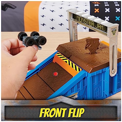 Monster Jam Mini Freestyle Flip Arena Playset - 2 Mini Trucks & Portable Storage for Ages 3+