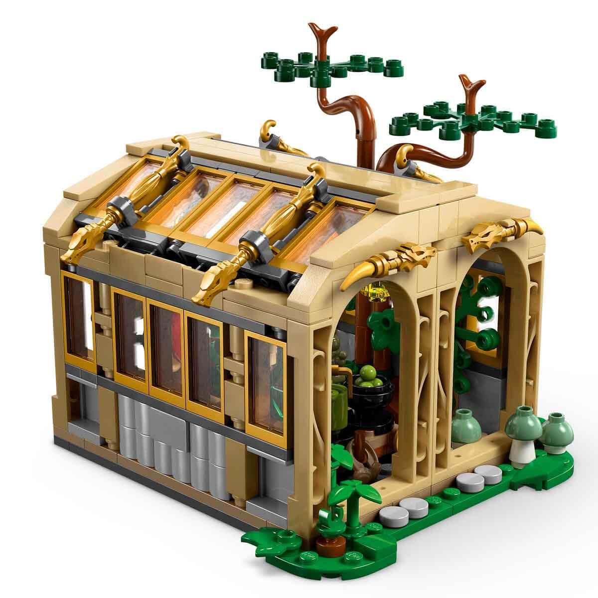 LEGO Harry Potter Hogwarts Castle: Herbology Class Set with Neville Longbottom - Building Toy for Ages 8+ 4
