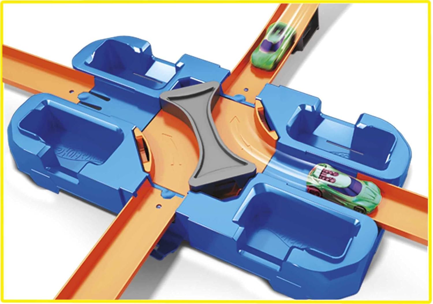 Hot Wheels GGP93 Deluxe Stunt Box - 36-Piece Track Set with Crash Zone & 2 Cars, Ages 6+ 2