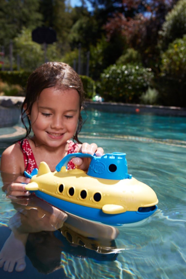 Green Toys Submarine - Blue Handle, Recycled Plastic Bath Toy for 6+ Months 2