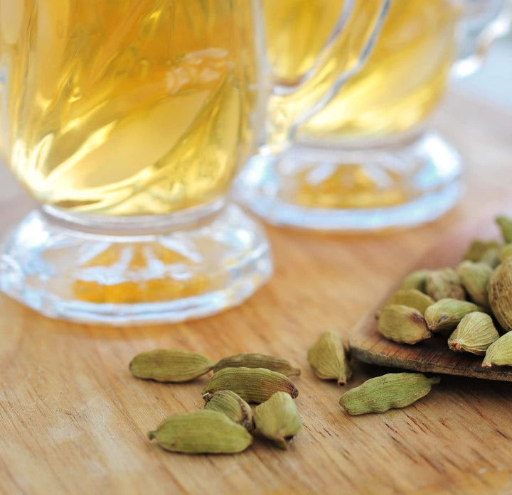 Ahmad Tea Cardamom Green Tea - 100 Teabags, Chinese Chun Mee Green Tea with Cardamom Flavor