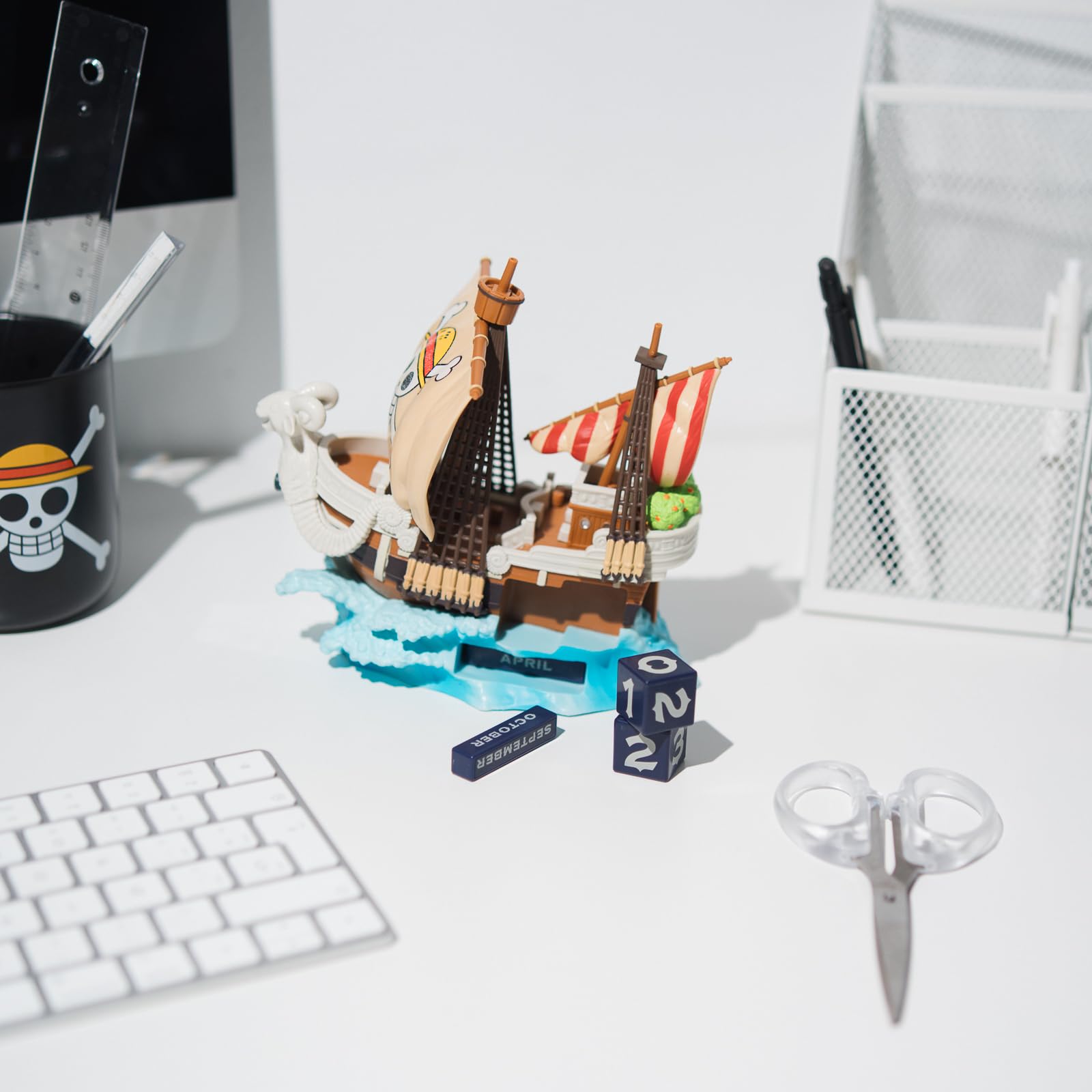 Grupo Erik One Piece Perpetual Calendar - Going Merry 3D Desk Calendar for Home Office 2