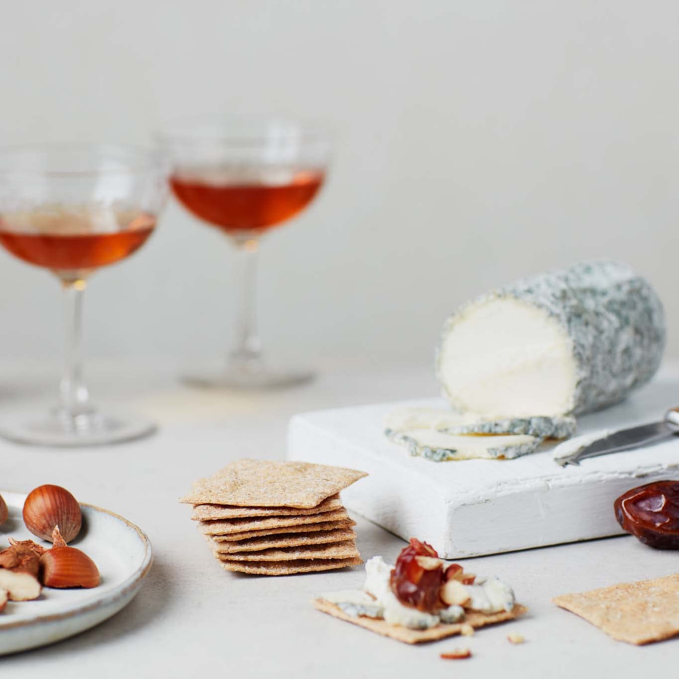 Peter's Yard Rosemary & Sea Salt Sourdough Crackers - High Fibre, Low Sugar | Pack of 8 x 90g 3