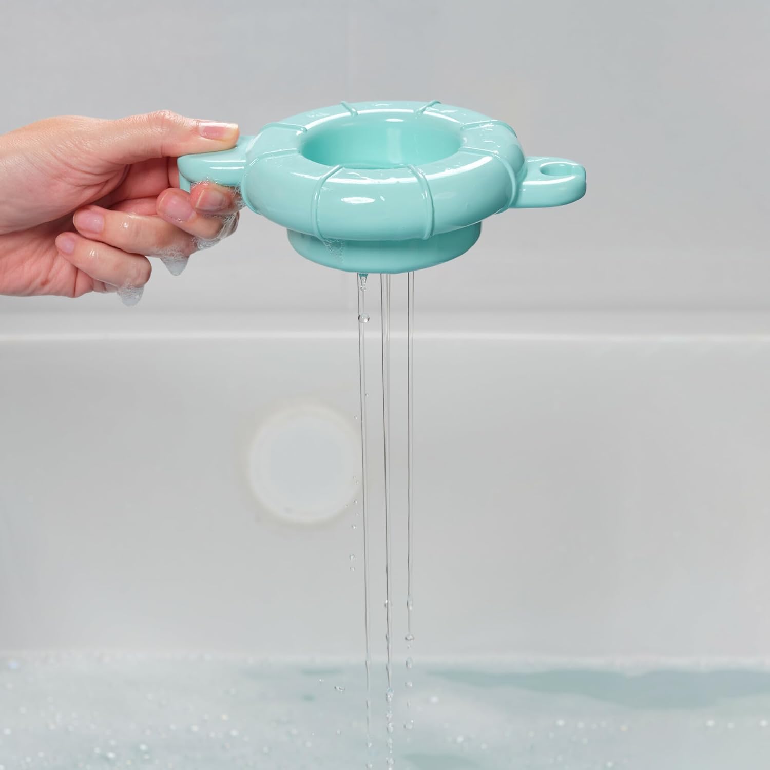 TOMY Toomies Peppa’s Pool Party - 5 Floating Ring Cups with Squirting Characters 2