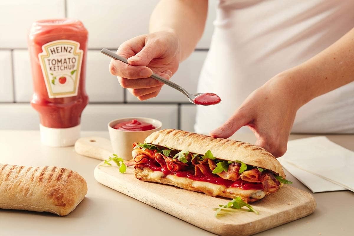 Heinz Tomato Ketchup, 910g Glass Bottle 9