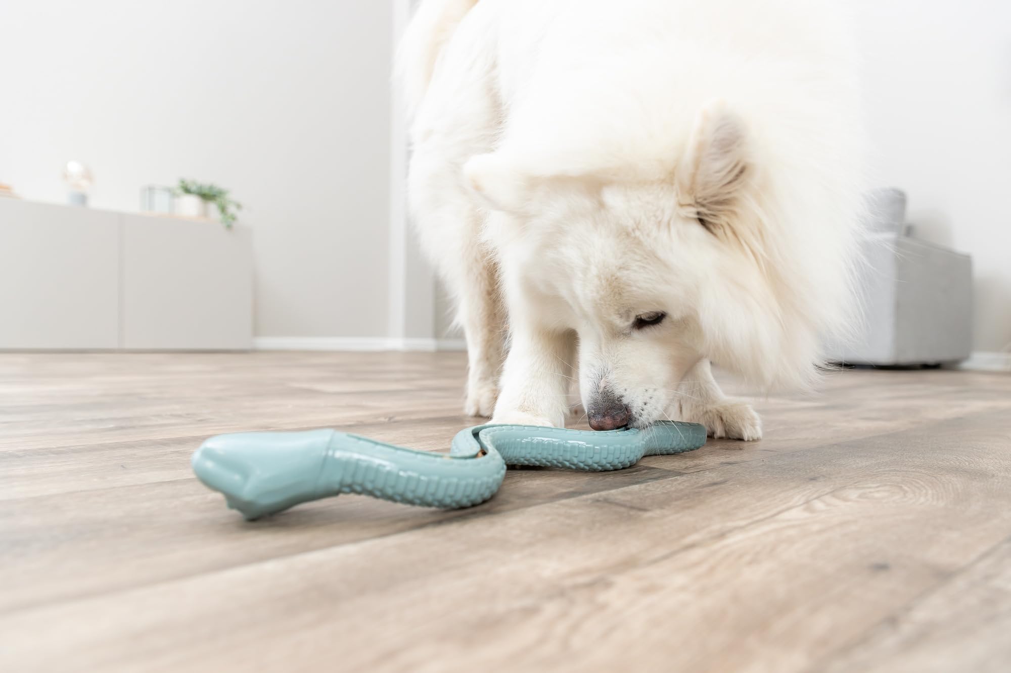 TRIXIE Snack Snake Treat Dispenser Chew Toy - 42 cm TPR for Medium to Large Dogs 7