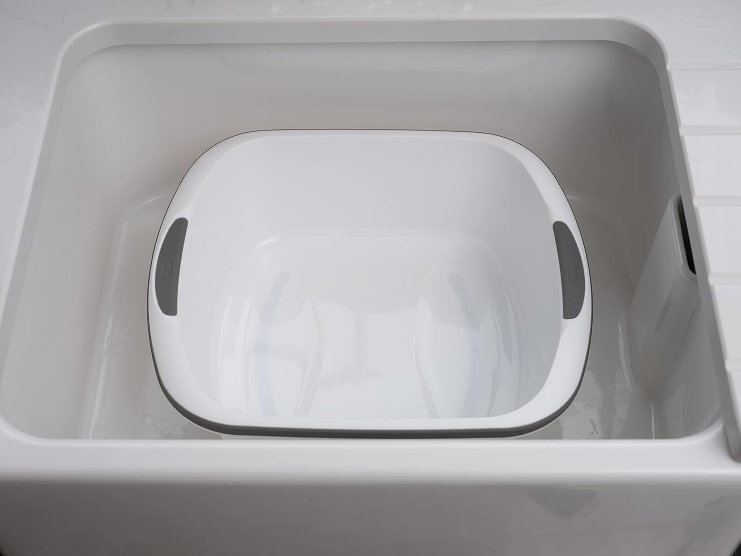 Addis - Premium Soft Grip Large Rectangular Washing Up Bowl, 9.5L, White & Grey 3