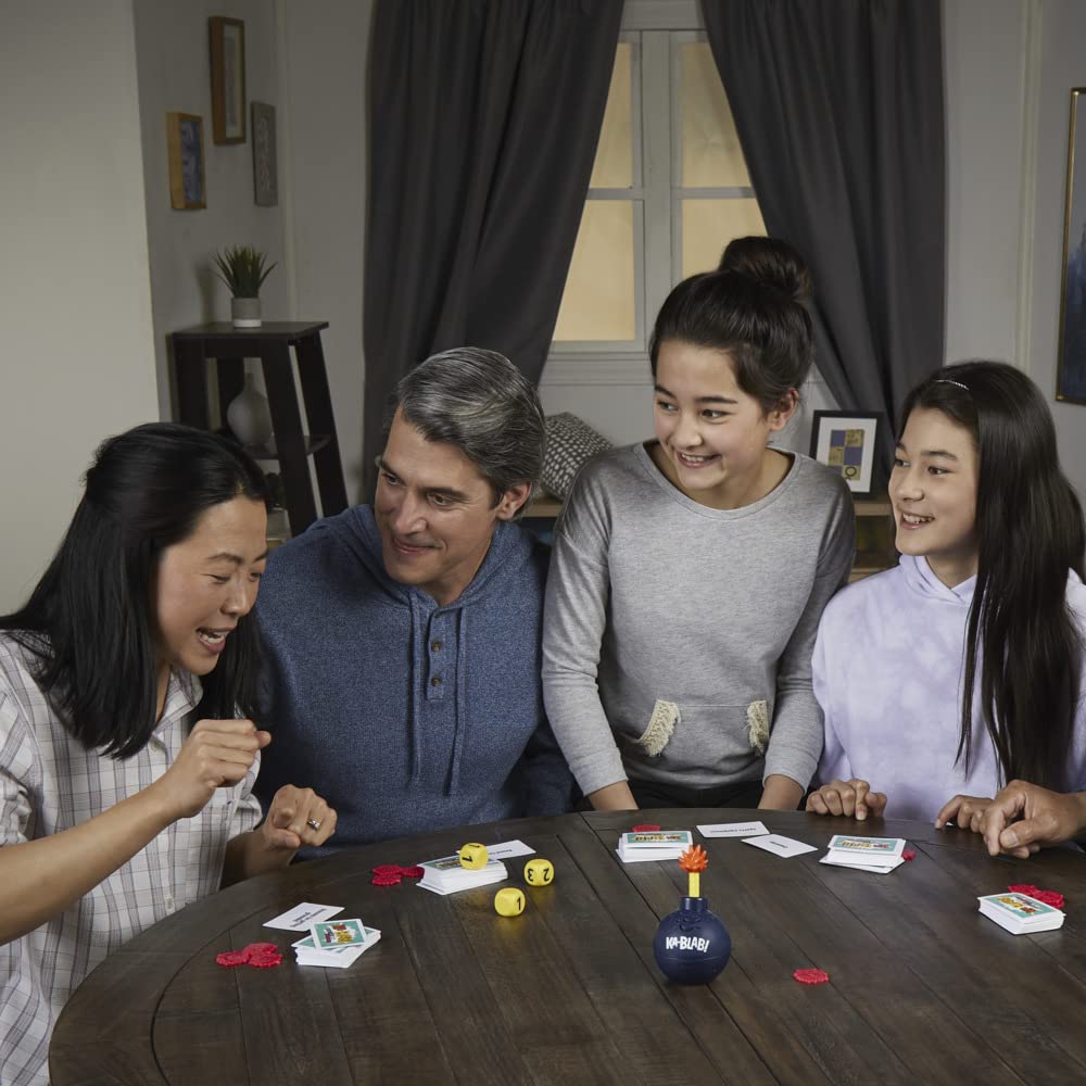Hasbro Gaming Ka-Blab! Spiel für Familien, Jugendliche und Kinder ab 10 Jahren, familienfreundliches Gesellschaftsspiel für 2–6 Spieler