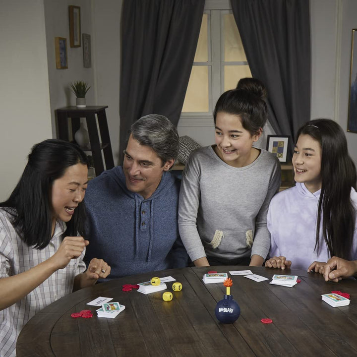 Hasbro Gaming Ka-Blab! Spiel für Familien, Jugendliche und Kinder ab 10 Jahren, familienfreundliches Gesellschaftsspiel für 2–6 Spieler