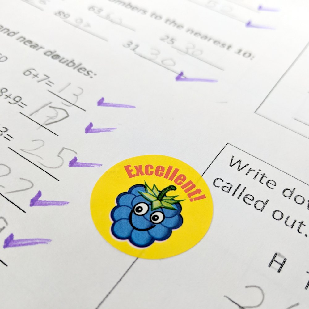 SuperStickers Scratch 'n' Sniff Reward Stickers - 125 Count, 28mm Round, Multicoloured Vinyl 3