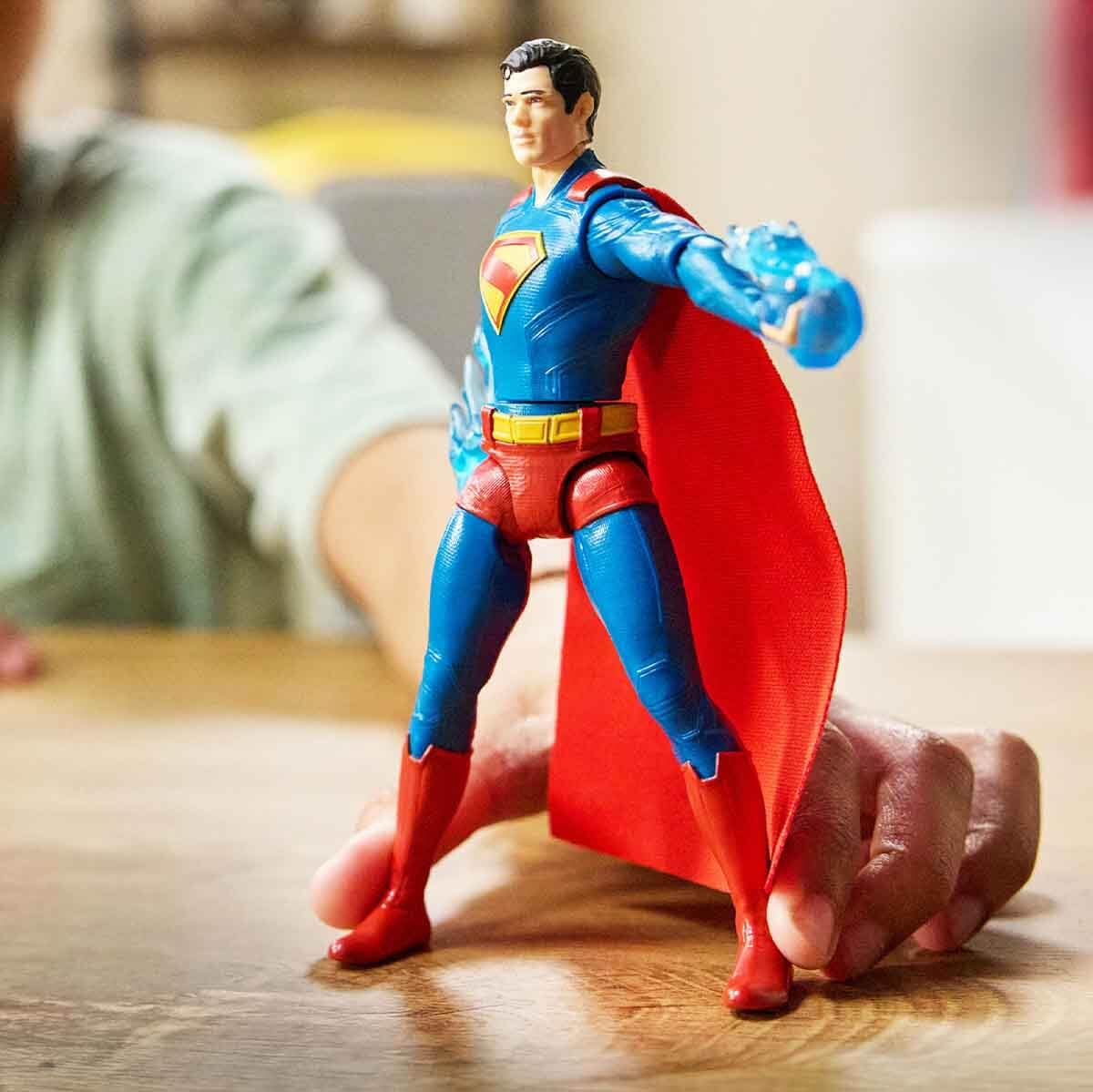 DC Comics Superman & Green Lantern Epic Strike 15-cm Action Figures with Accessories 9