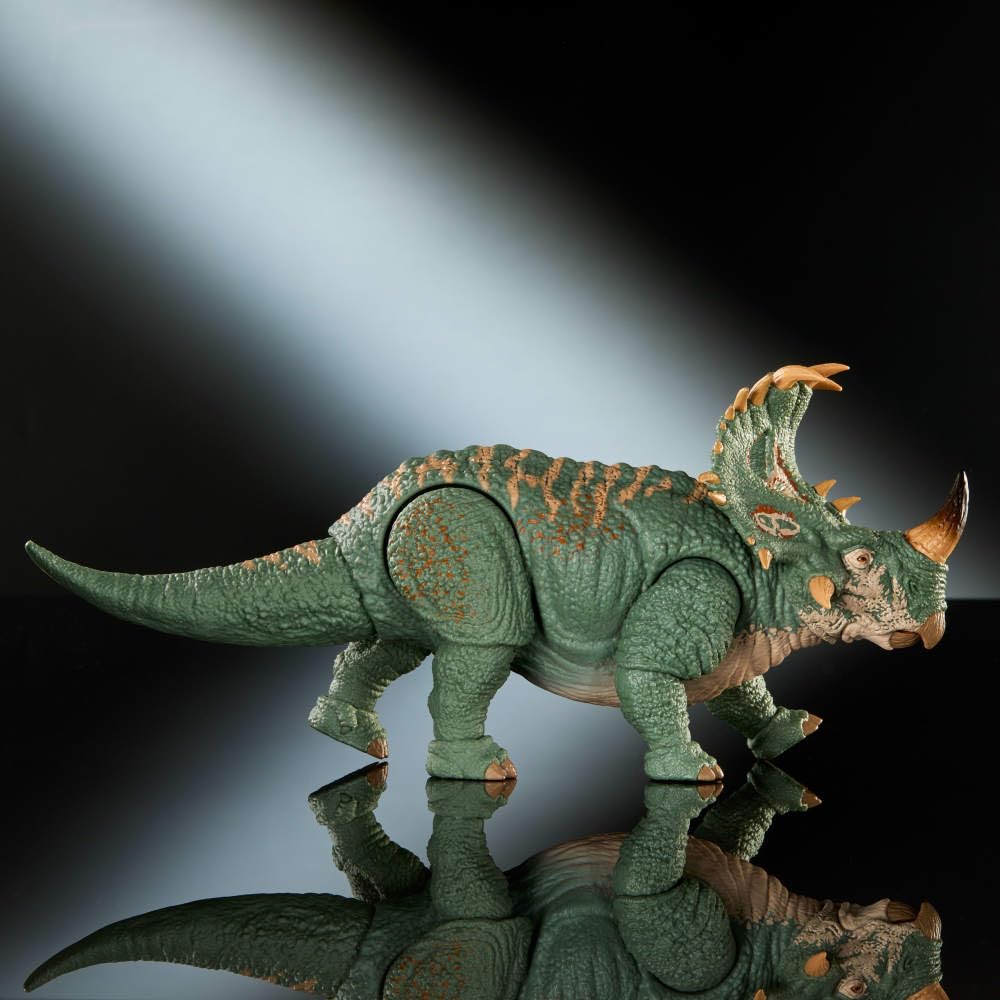 Mattel Jurassic World Hammond Collection Sinoceratops Deluxe Articulated Figure JKG88 3