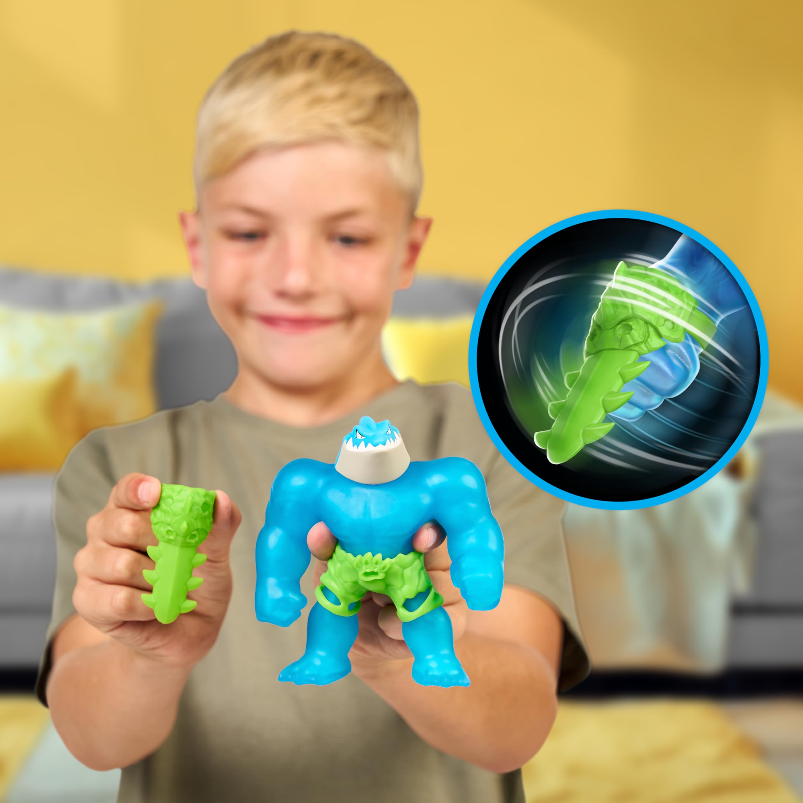 Heroes of Goo Jit Zu Meteor Madness Thrash - Stretchy Goo-Filled Action Figure with Meteor Shark Tooth Sword 3