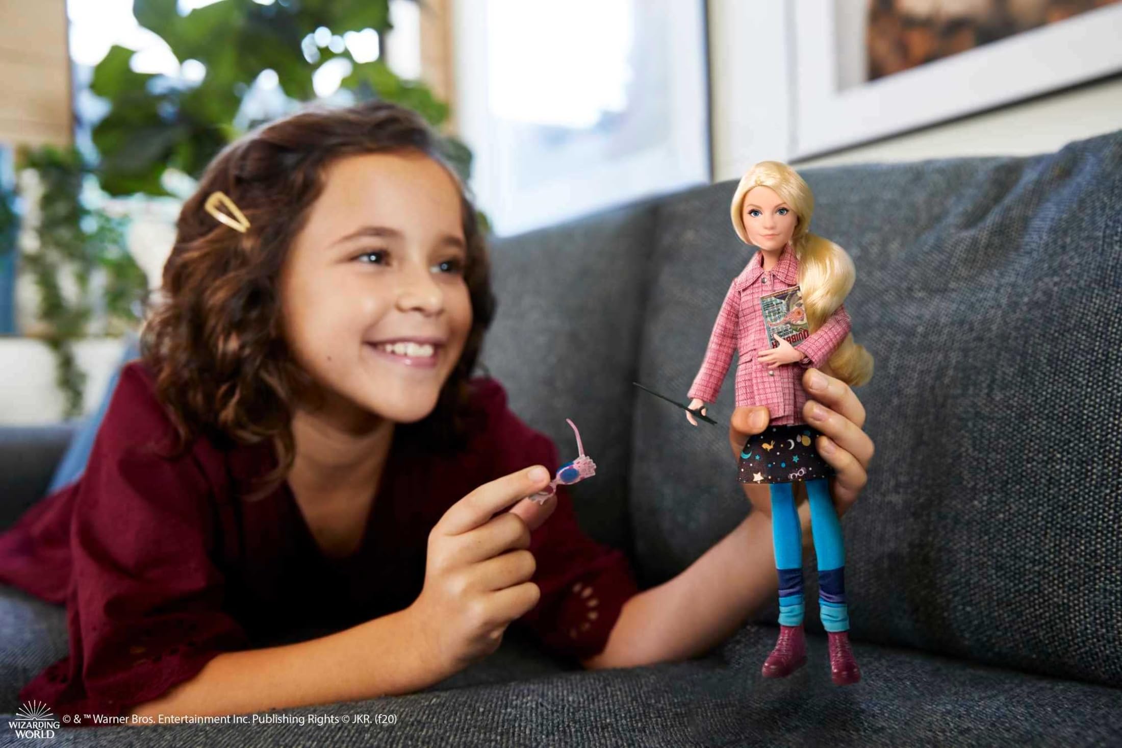 Harry Potter Luna Lovegood Sammlerpuppe – 25 cm große, bewegliche Figur mit Klitterer, Spectrespecs und Zauberstab, ab 6 Jahren 2