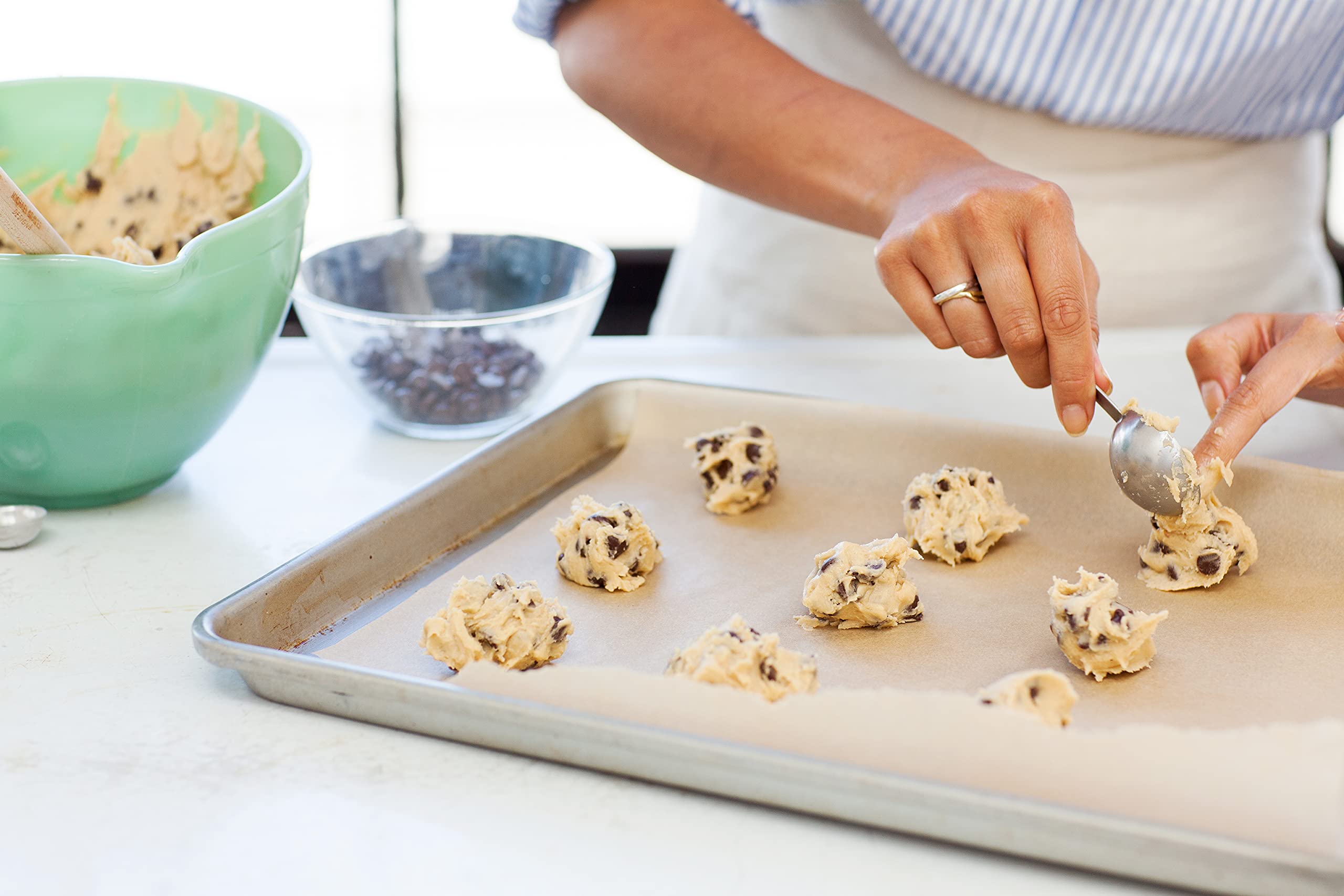 Guittard Organic Akoma Semi-Sweet Baking Chips 55% Cacao, 10oz (283g) 3