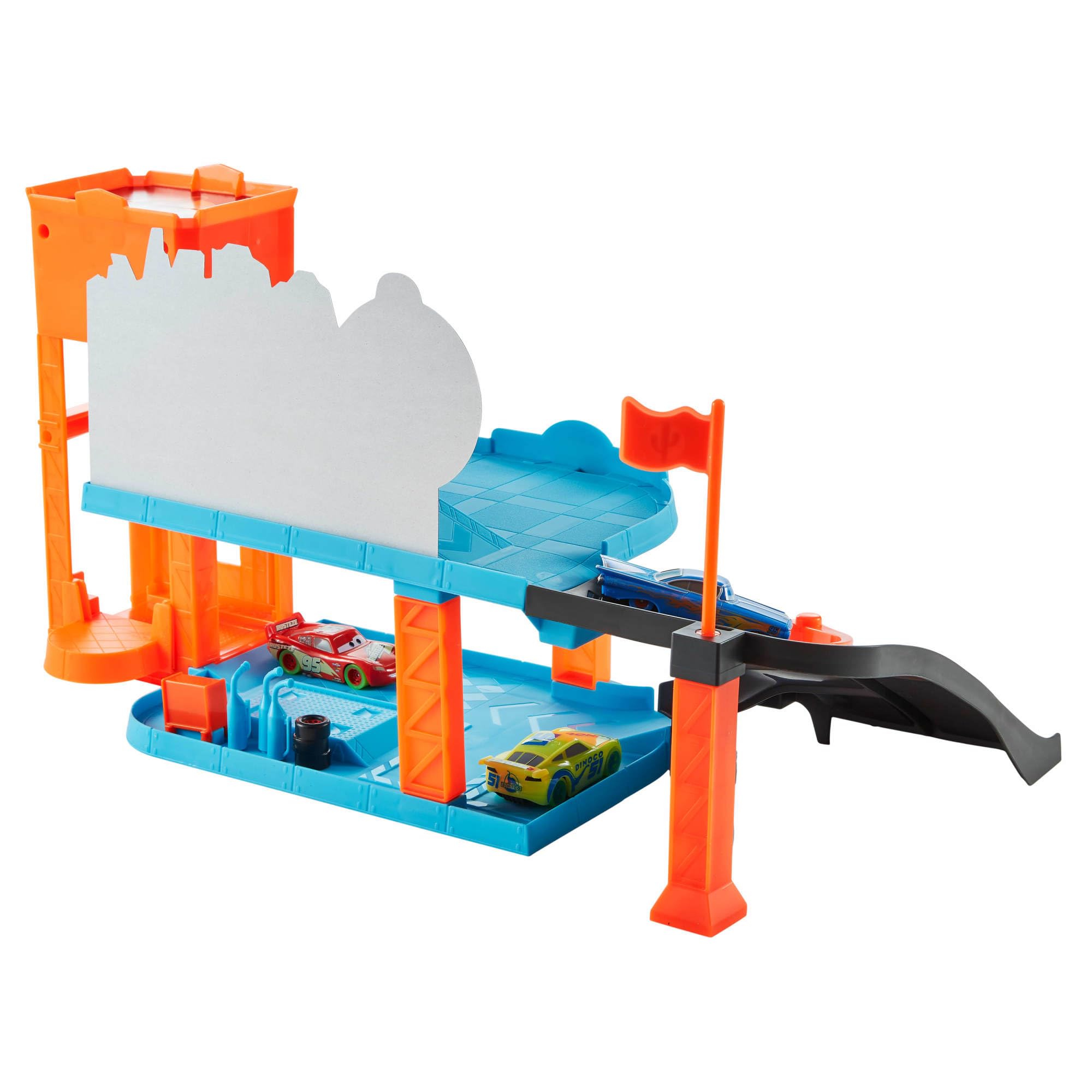 Mattel Disney and Pixar Cars Glow Racers Playset & 3 Toy Cars - Copper Canyon Glowing Garage 9