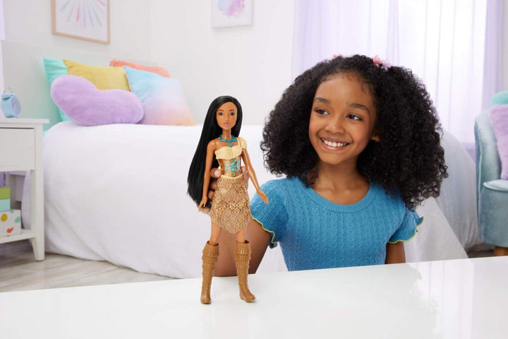 Disney Princess Pocahontas Posable Fashion Doll with Sparkling Outfit and Removable Accessories