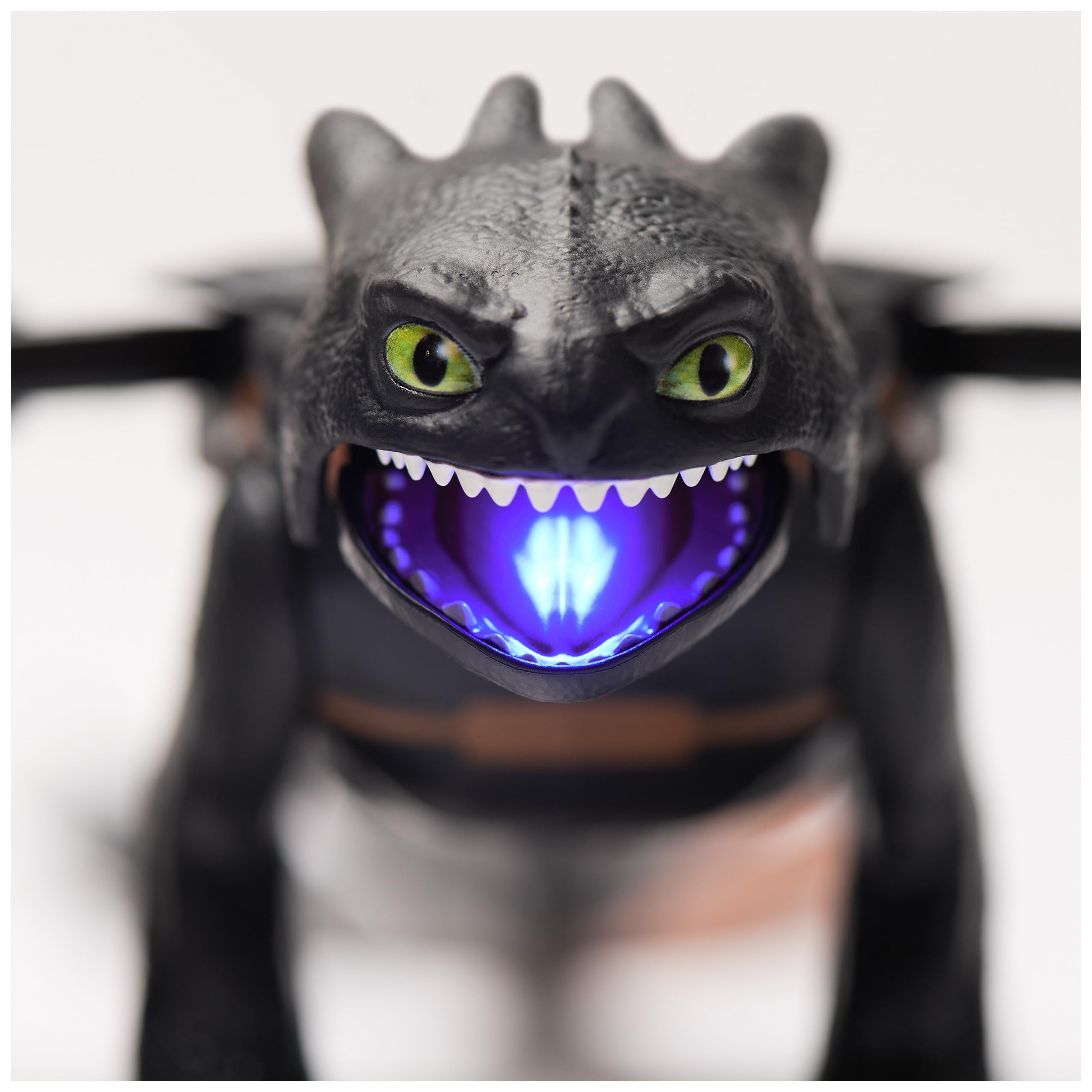Dreamworks Dragons Ultimate Plasma Blast Toothless - Light-Up Action Figure for Kids 4+ 2
