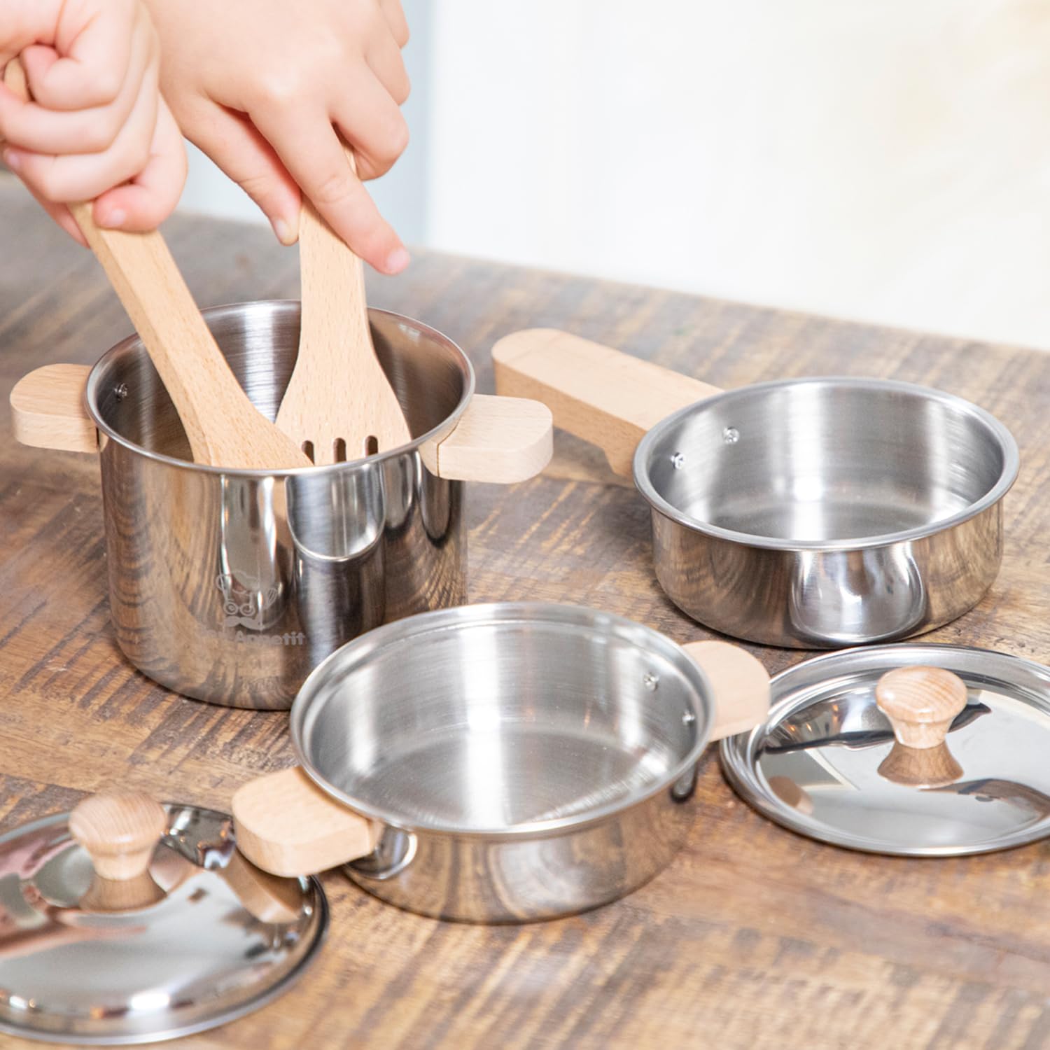 New Classic Toys Metal Pan Set - 7 Piece Pretend Play Kitchen Cookware for Little Chefs 3