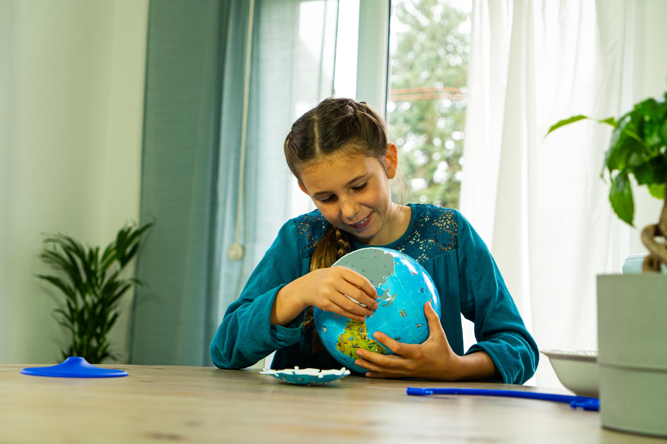 Ravensburger Children's Globe 3D Puzzle - 72 Pieces | Ages 6+ | 13cm Diameter 2
