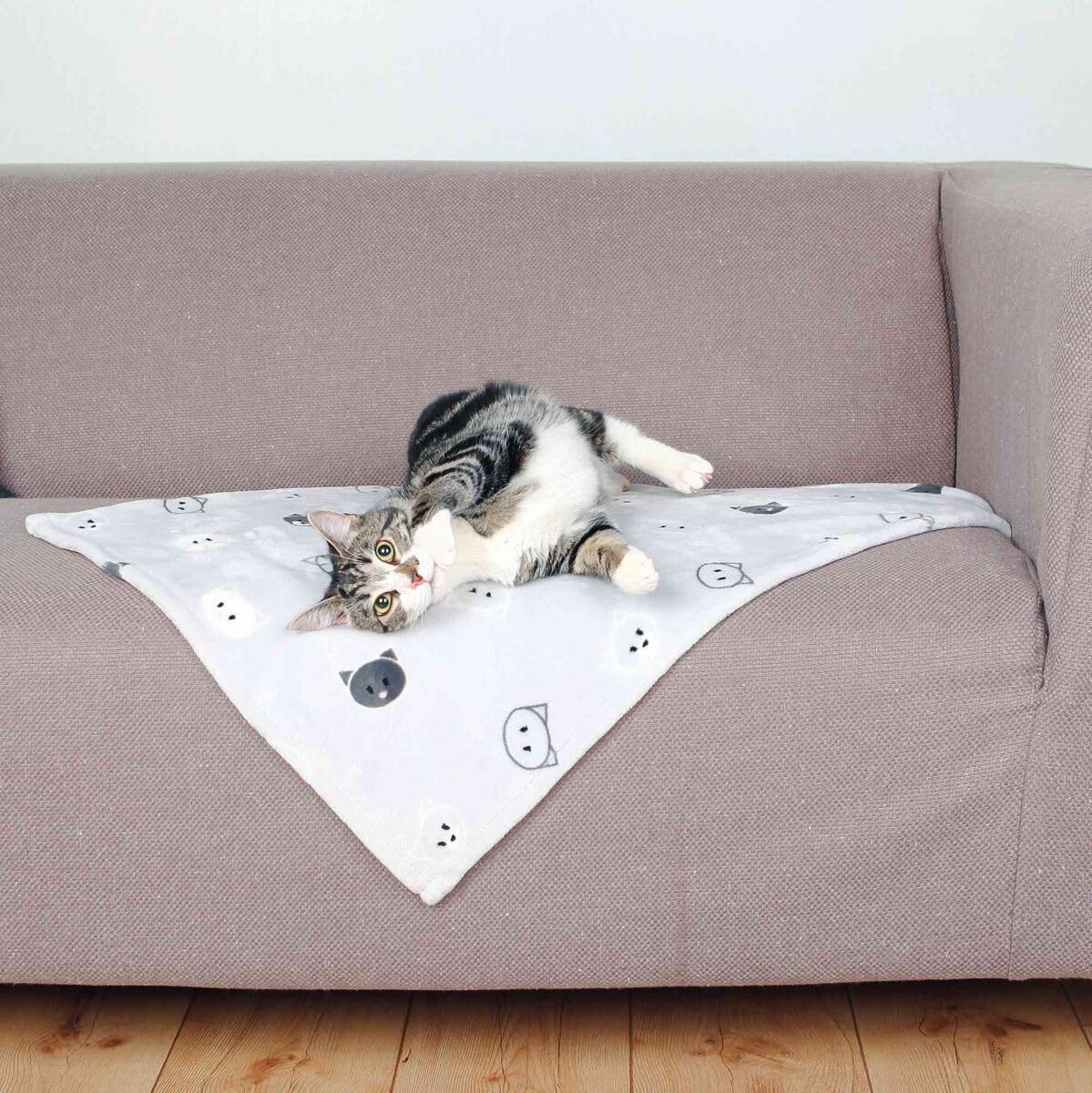 TRIXIE Mimi Pet Blanket - Soft Plush Comfort Throw | 70 x 50 cm Grey Cotton 2