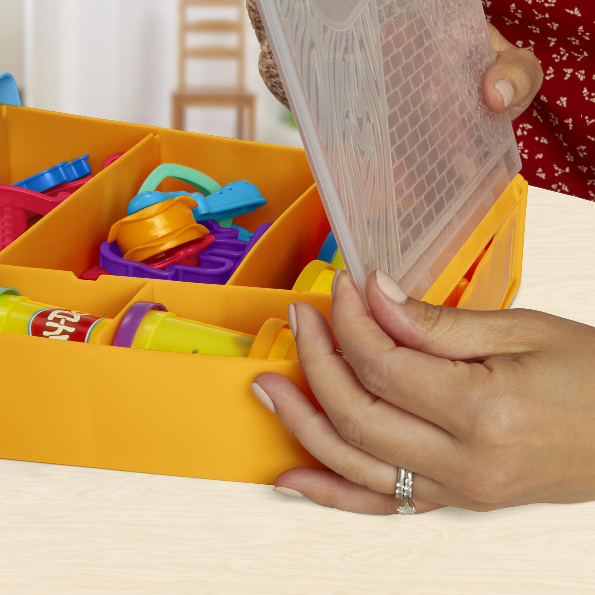 Play-Doh Imagine Animals Storage Set - 8 Cans & 22 Accessories for Creative Play