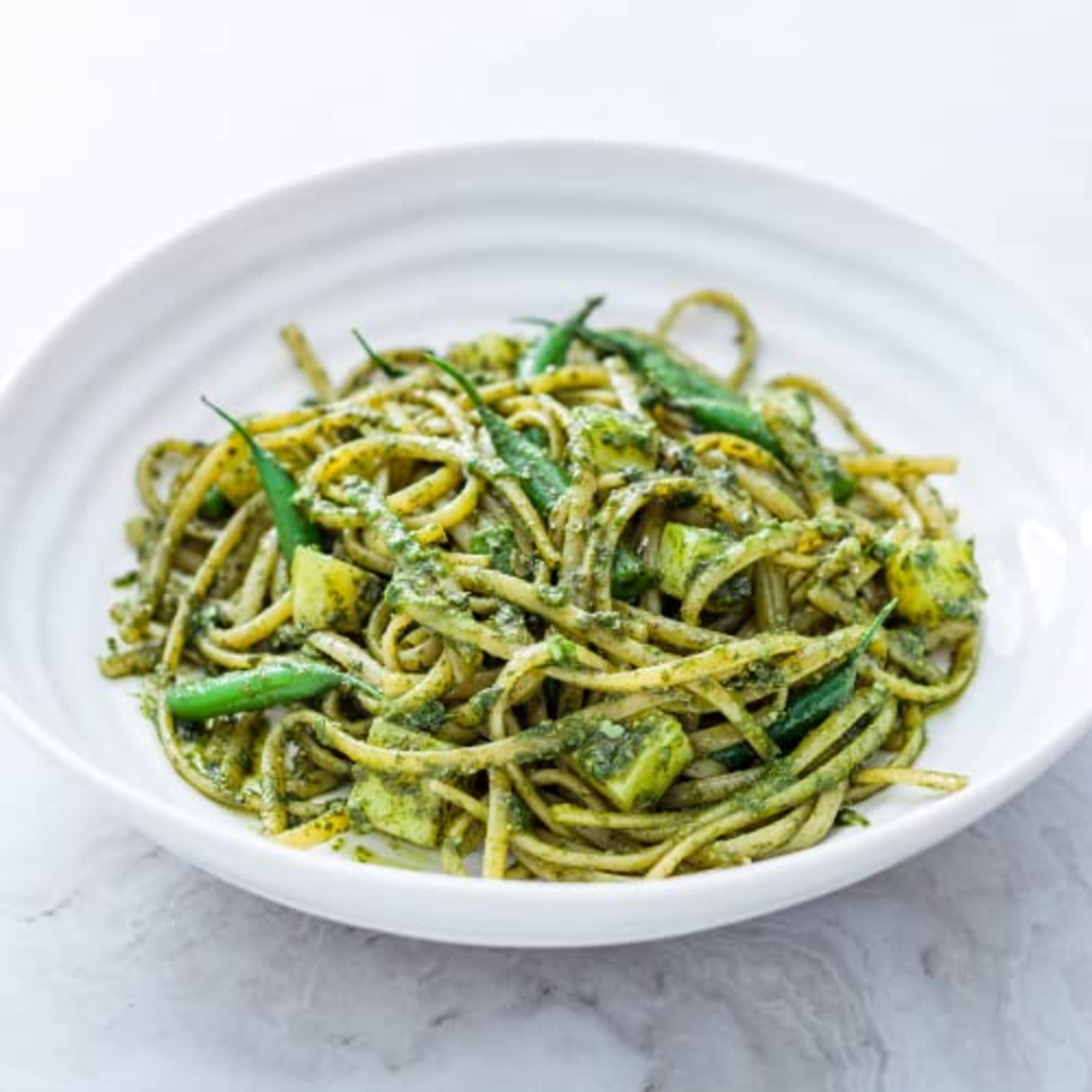 Sacla Organic Vegetarian Basil Pesto Sauce - 190g Jar | Made with Italian Basil & Pine Nuts 5