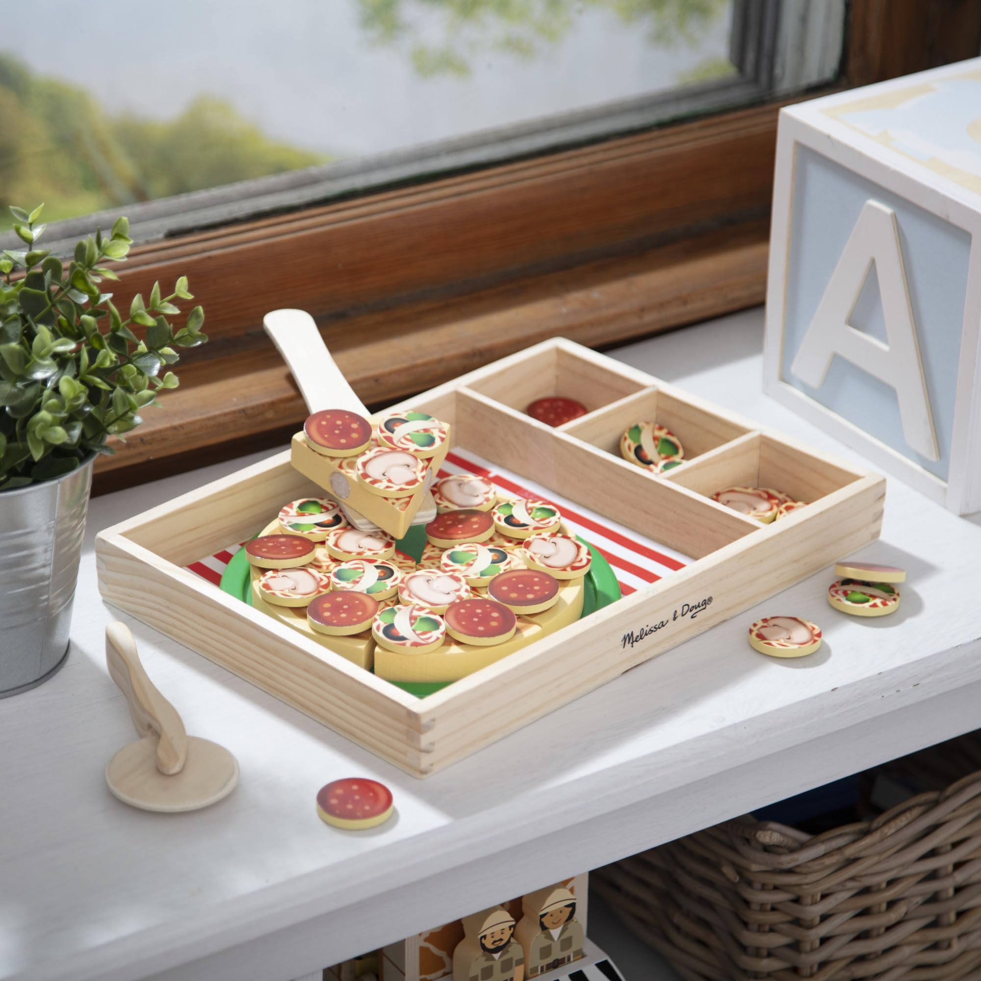 Melissa & Doug Wooden Pizza Party Play Set - Pretend Play Food for Ages 3+ 12