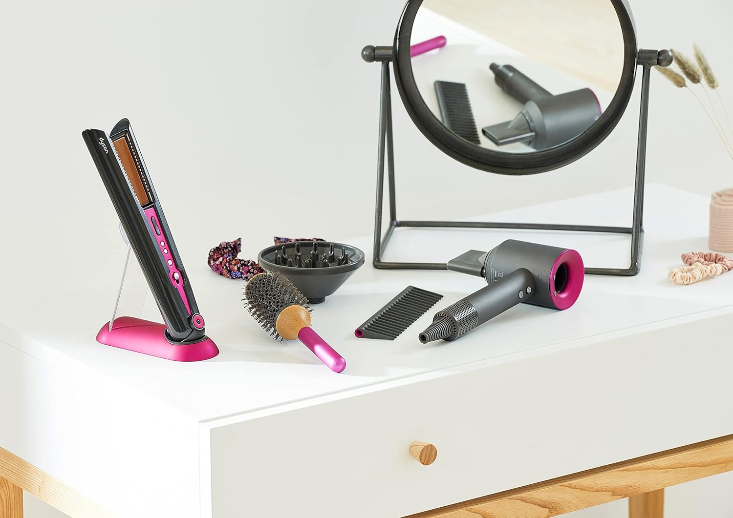 Casdon Dyson Supersonic & Corrale Deluxe Styling Set - Realistic Lights, Sounds & Cool Air Blow for Ages 3+ 6
