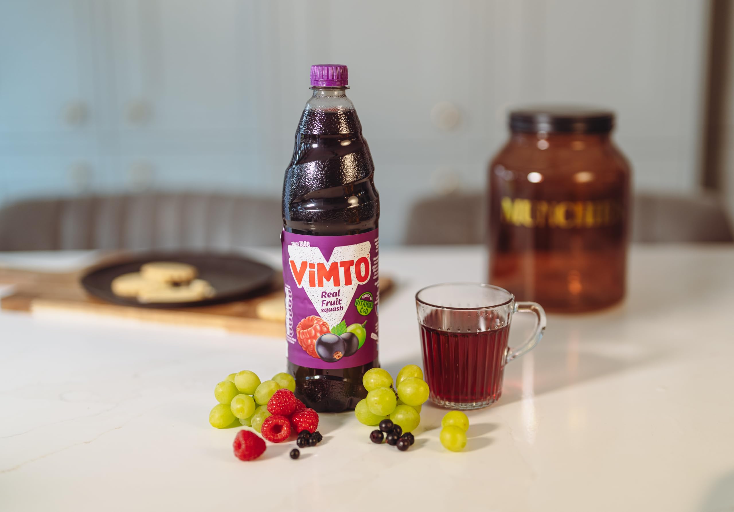 Vimto Squash - Concentrated Mixed Fruit Juice Drink with Vitamins C & D | 1 L 4