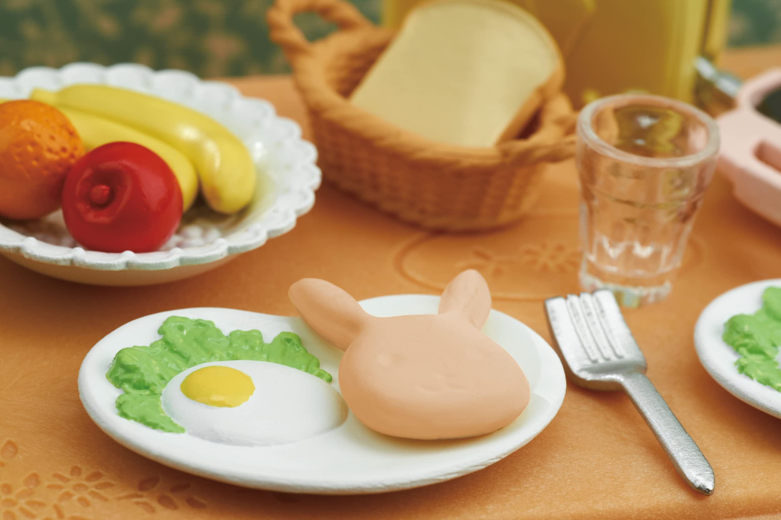 Sylvanian Families Breakfast Playset 5444 - 21 Piece Miniature Kitchen Furniture Set for Ages 3+ 6