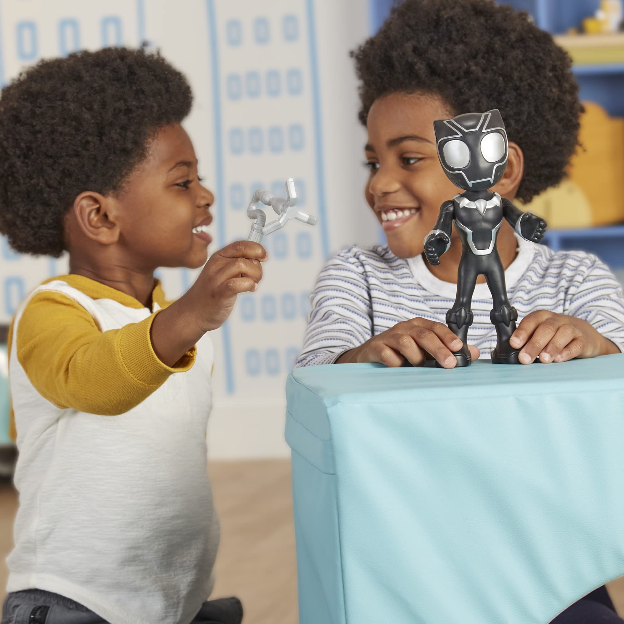 SPIDEY AND HIS AMAZING FRIENDS Black Panther Action Figure - 22.5 cm | Poseable | Includes Grappling Hook 7