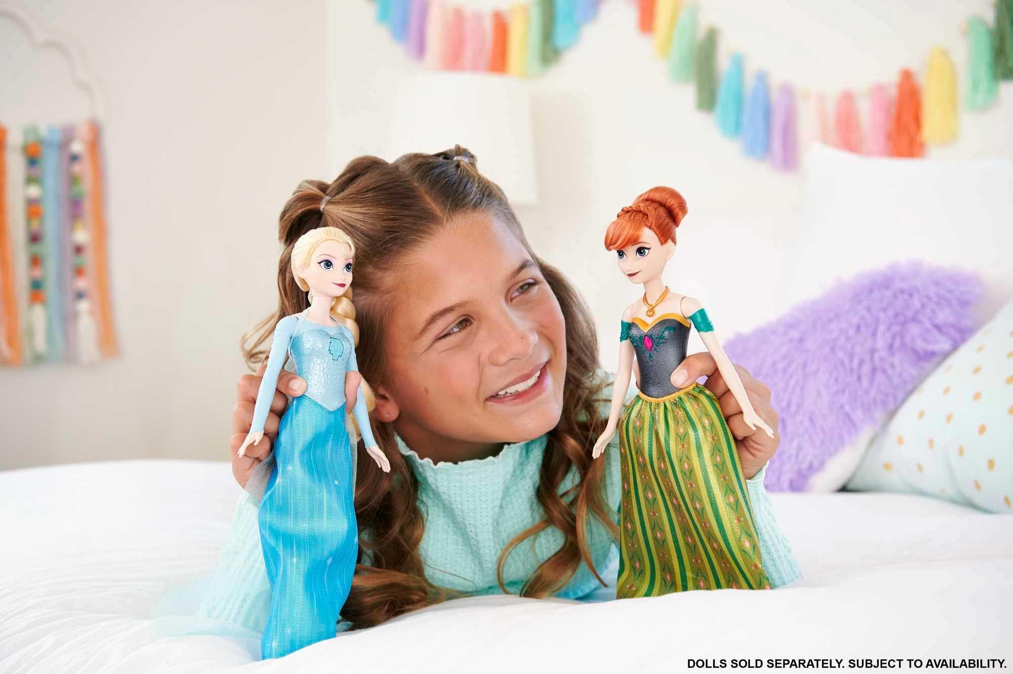 Disney Frozen Singing Anna Doll - Plays 'For the First Time in Forever' Song, Wears Signature Castle Outfit, Soft Brushable Hair, Ages 3+, HLW56 2