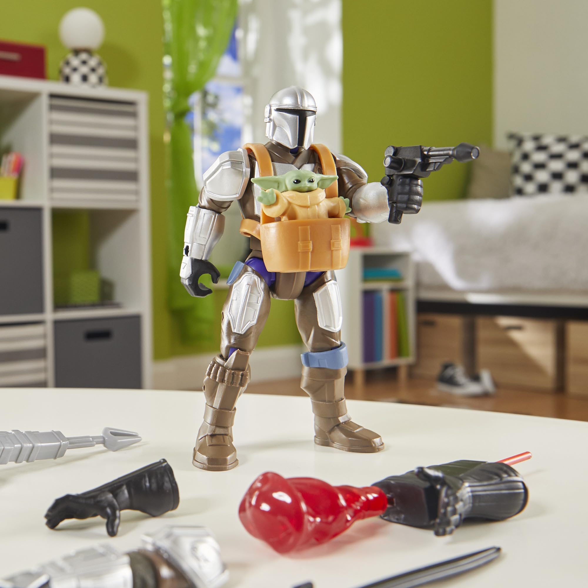 Star Wars MixMashers The Mandalorian & Grogu Deluxe Action Figure Set | Mix & Match Customization 3