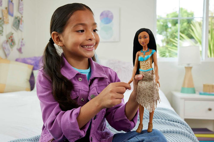 Disney Princess Pocahontas Posable Fashion Doll with Sparkling Outfit and Removable Accessories