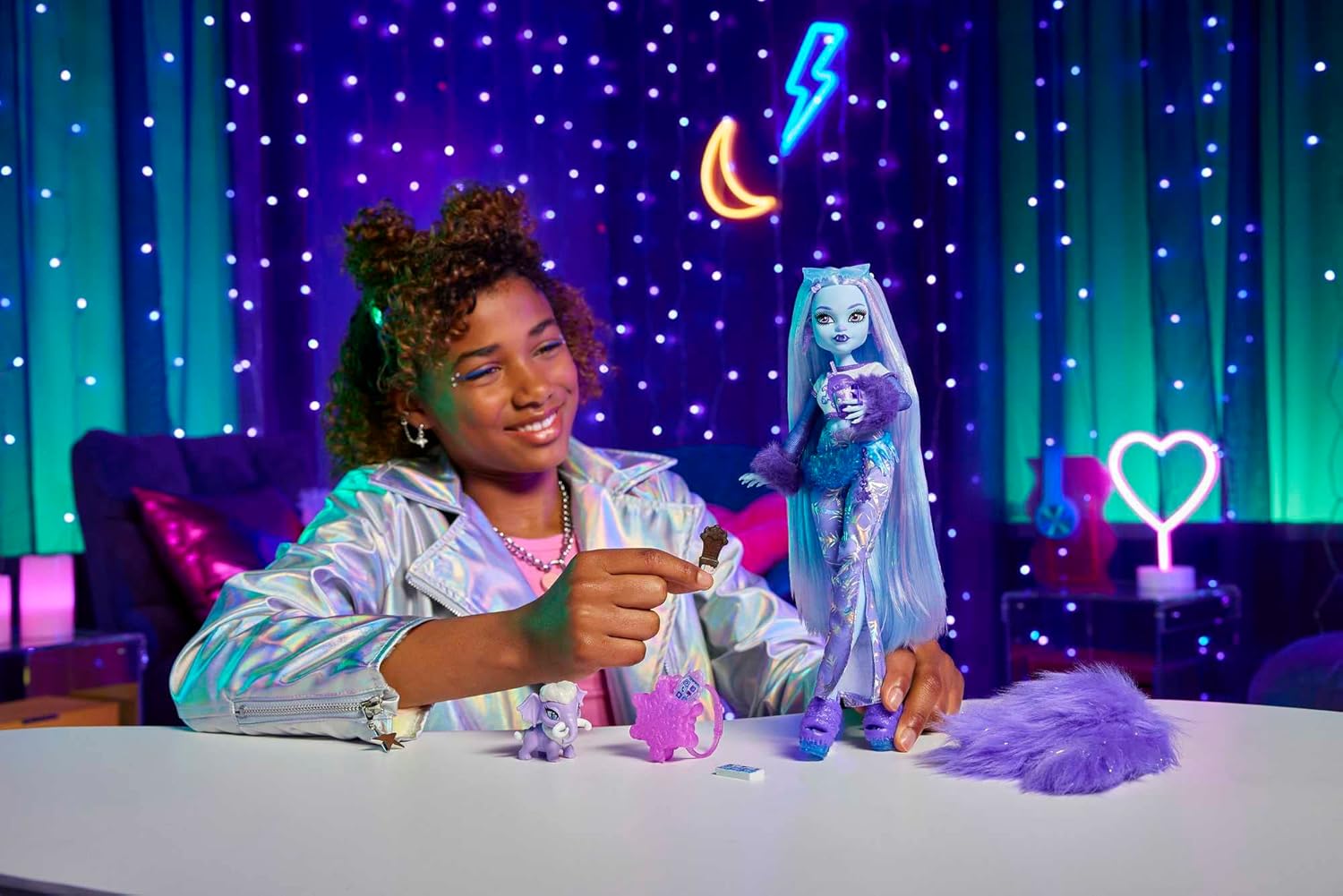 Monster High Abbey Bominable Yeti Fashion Doll with Pet Mammoth - Ages 4+ 3