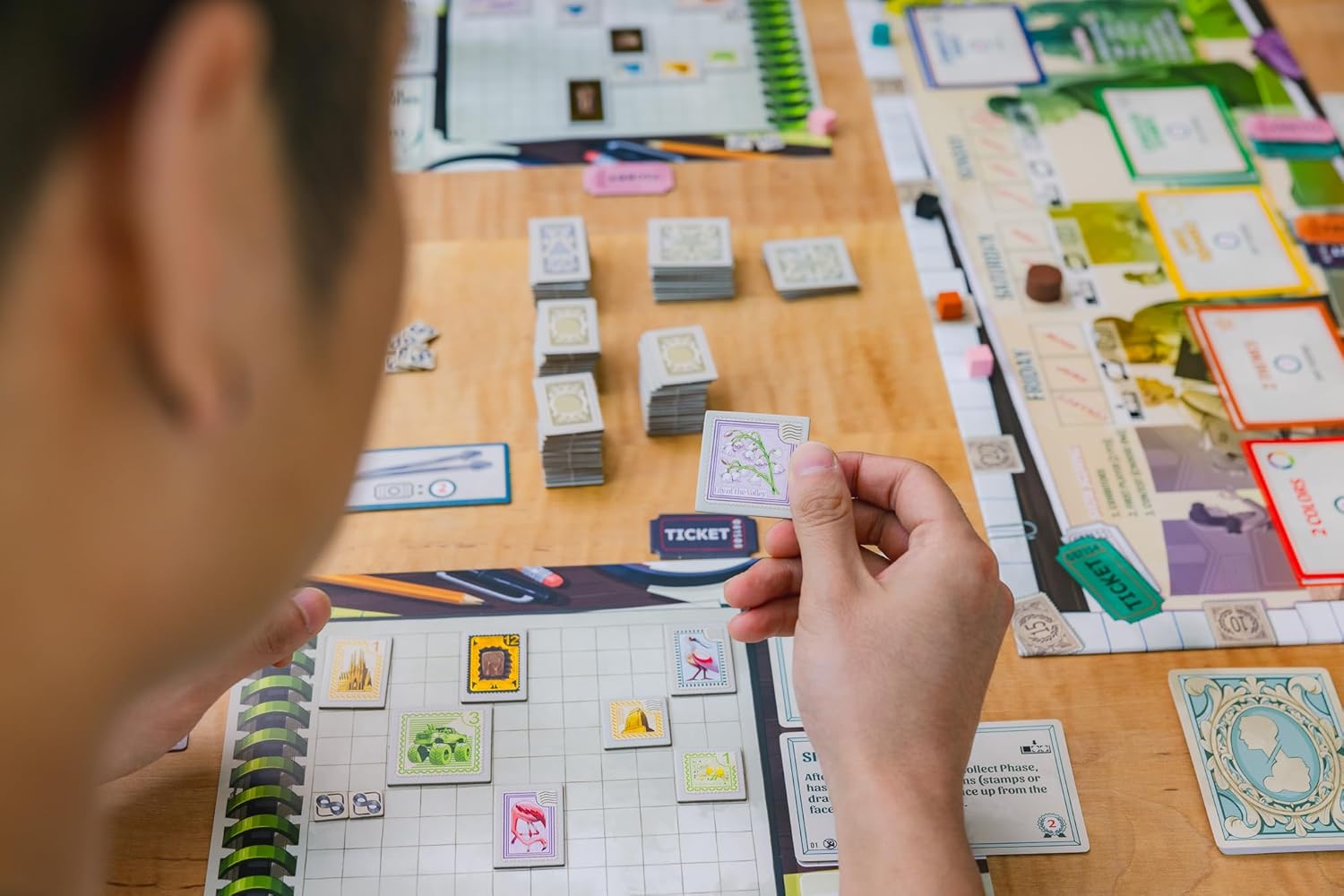 Stonemaier Games Briefmarkentausch-Brettspiel 4