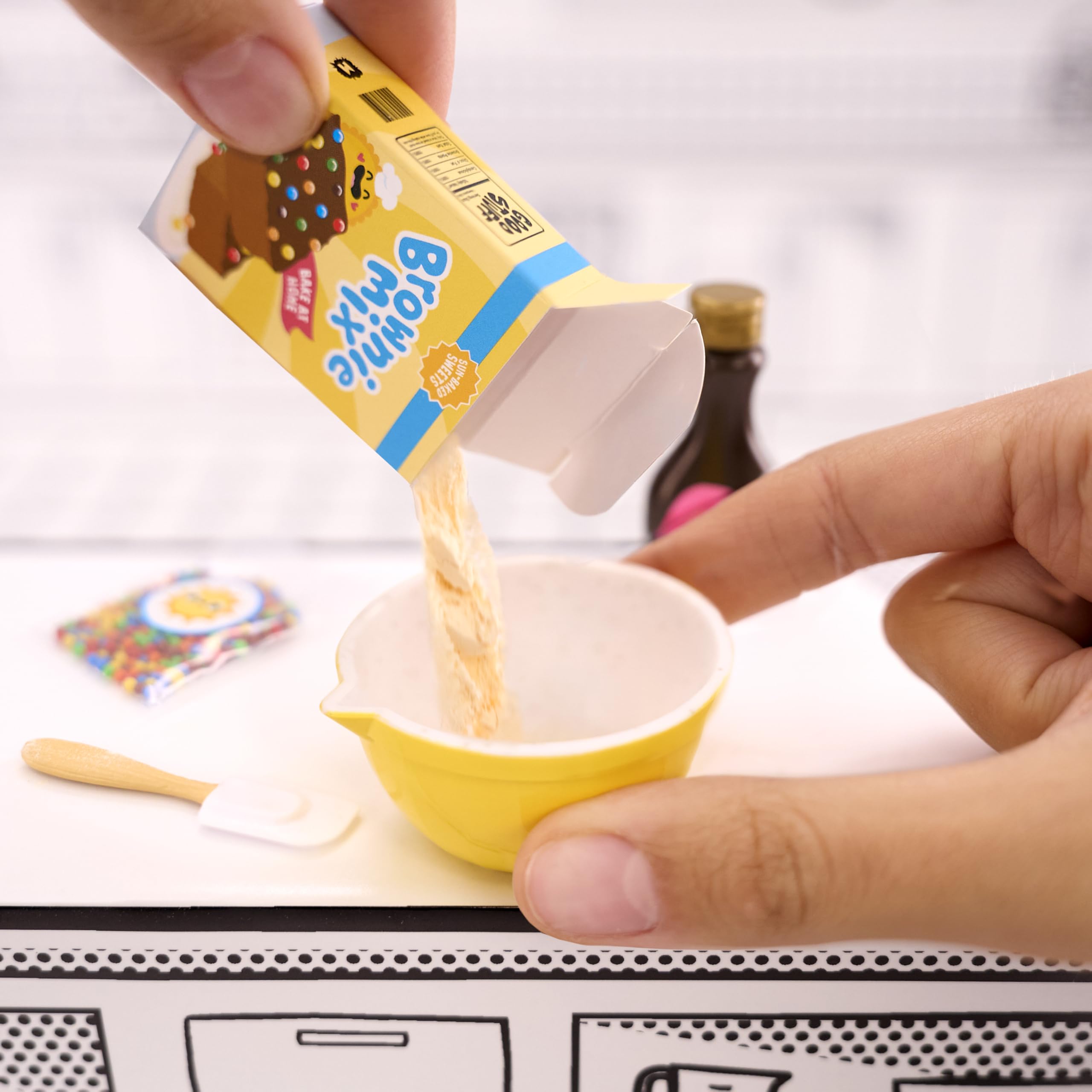 MGA's Miniverse Make It Mini from Scratch Series 1 - DIY Mini Collectible Baking Set 3