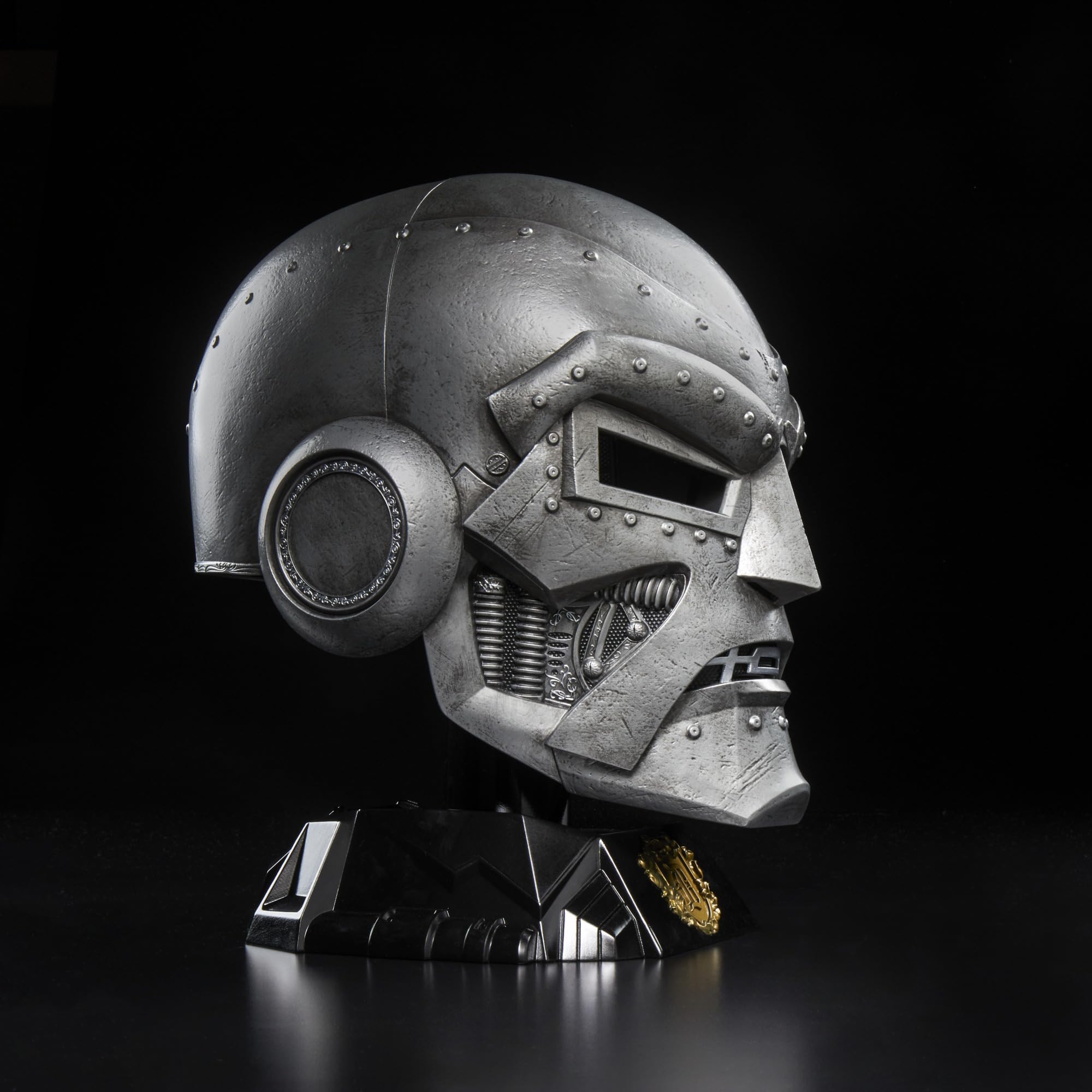 Hasbro Marvel Legends Series Doctor Doom Premium Roleplay Helmet 5