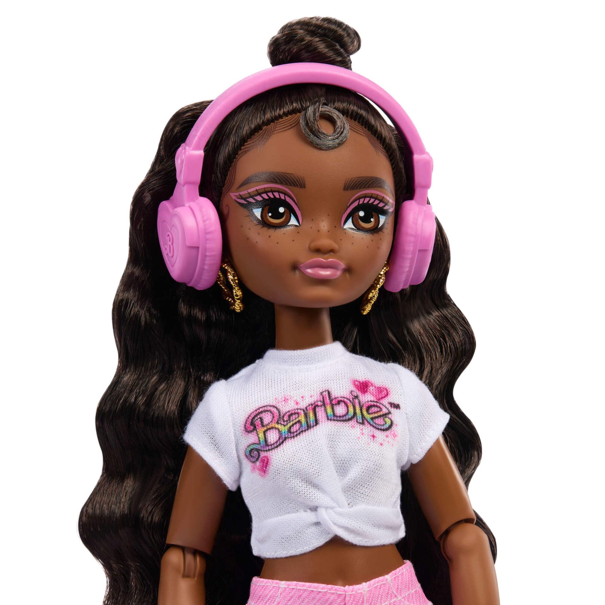 Barbie Dream Besties Doll and Accessories - Poshable Roller Skating Doll with Fashion Outfit & Fun Accessories for Kids 4+ 4