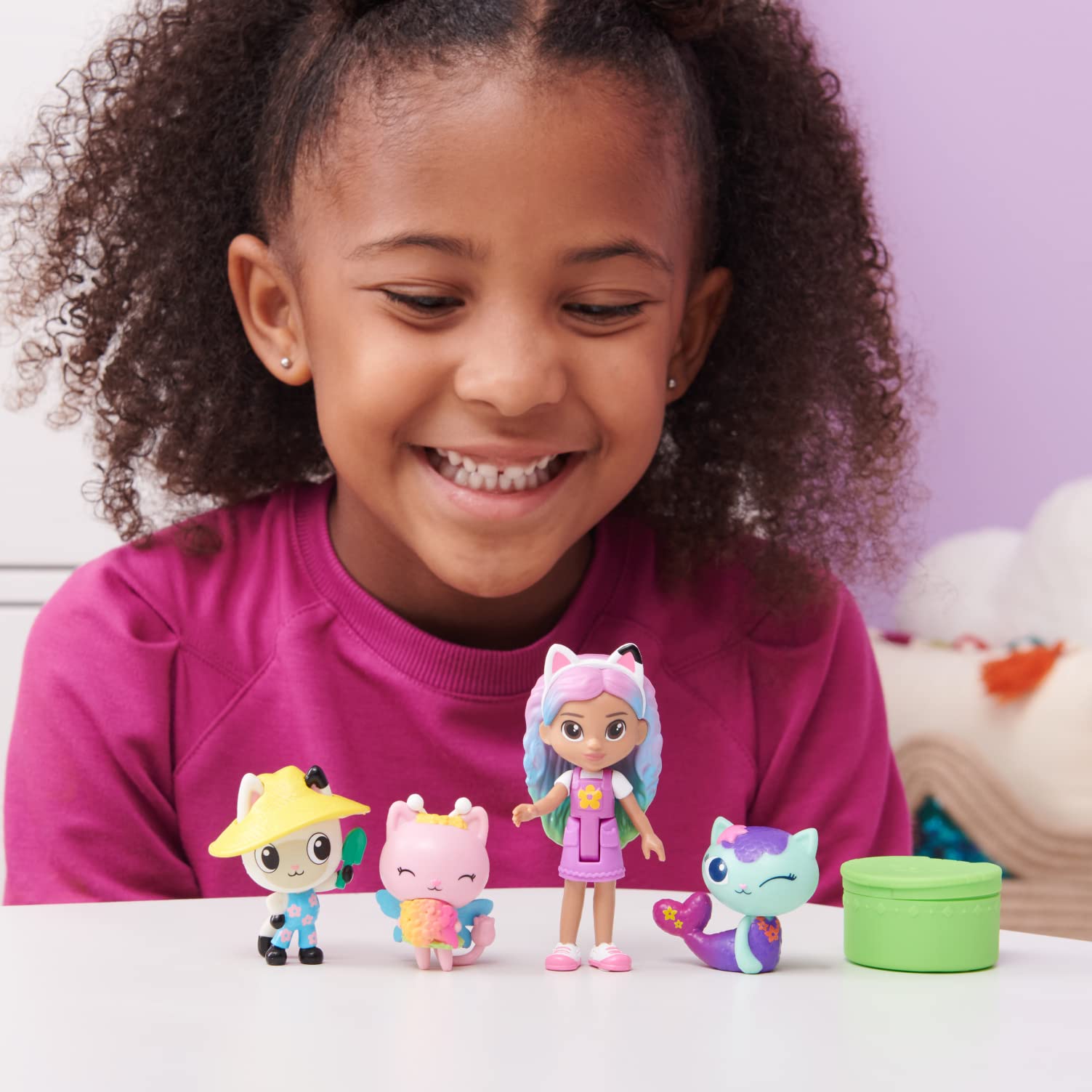 Gabby's Dollhouse 6065350 Friends Set with Rainbow Gabby Doll, Figures and Surprise Accessory 10