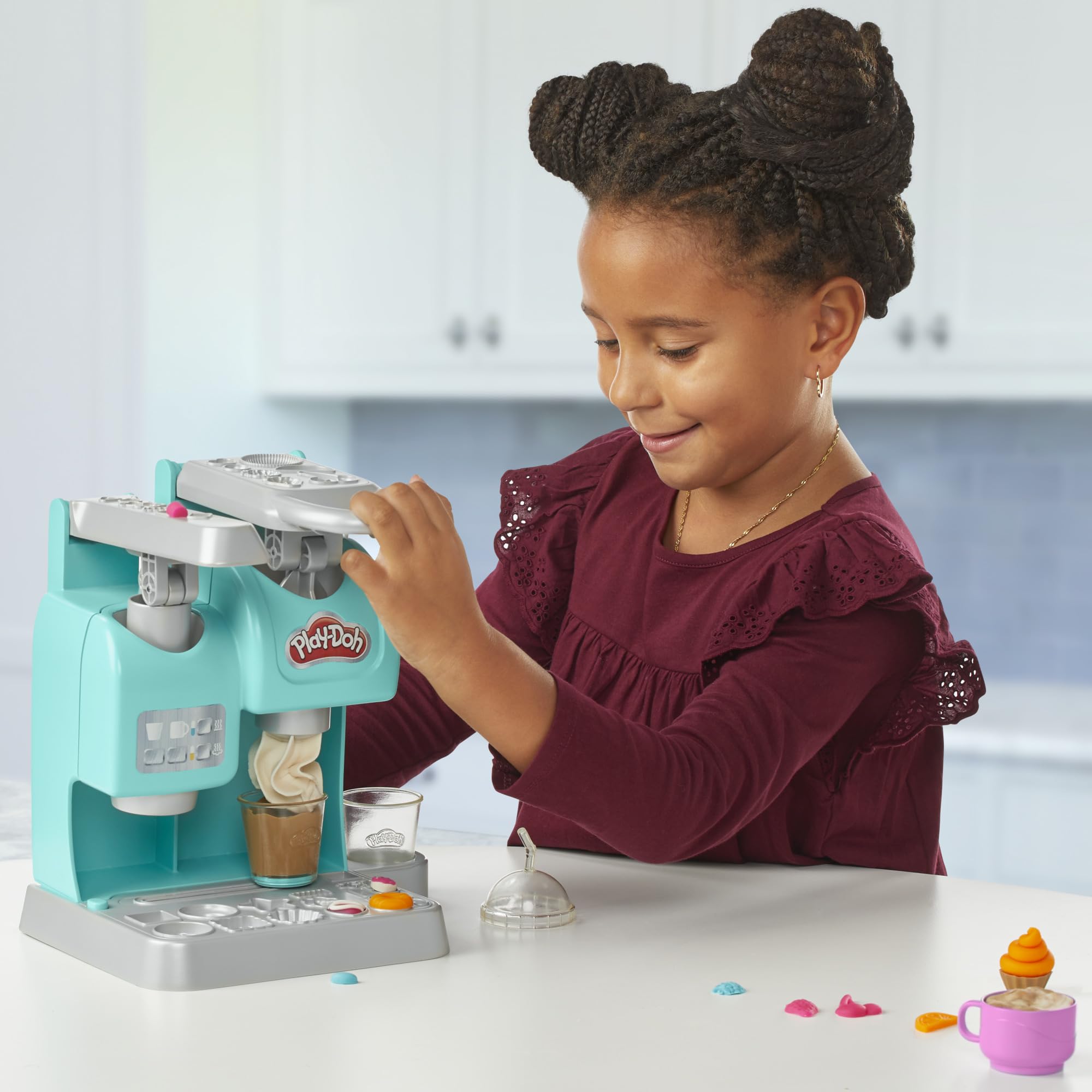 Play-Doh Super Colourful Cafe Playset - Pretend Play Coffee Shop with 8 Pots & 20 Accessories